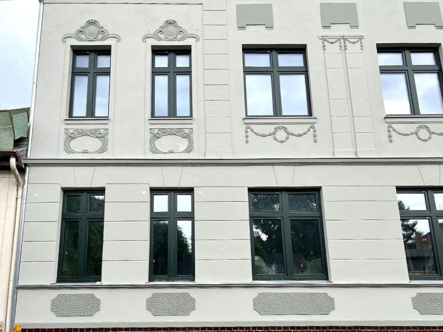 Auftragsmalerei Kwast Berlin, Fassadenmalerei, Jugendstilfassade Wandlitz