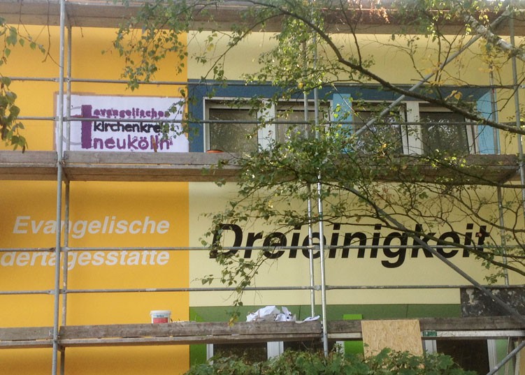 Kwast Fassadenmalerei - Kita Lipschitallee Berlin